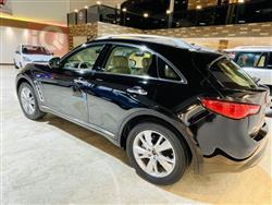 Infiniti Q70